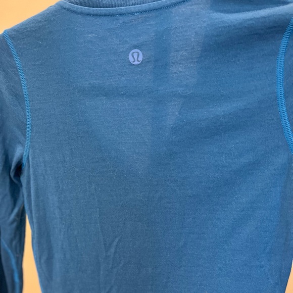 Lululemon Wool Henley Long Sleeve | Size 4 | Blue | Thumb Holes & Elbow Patches - Picture 4 of 6